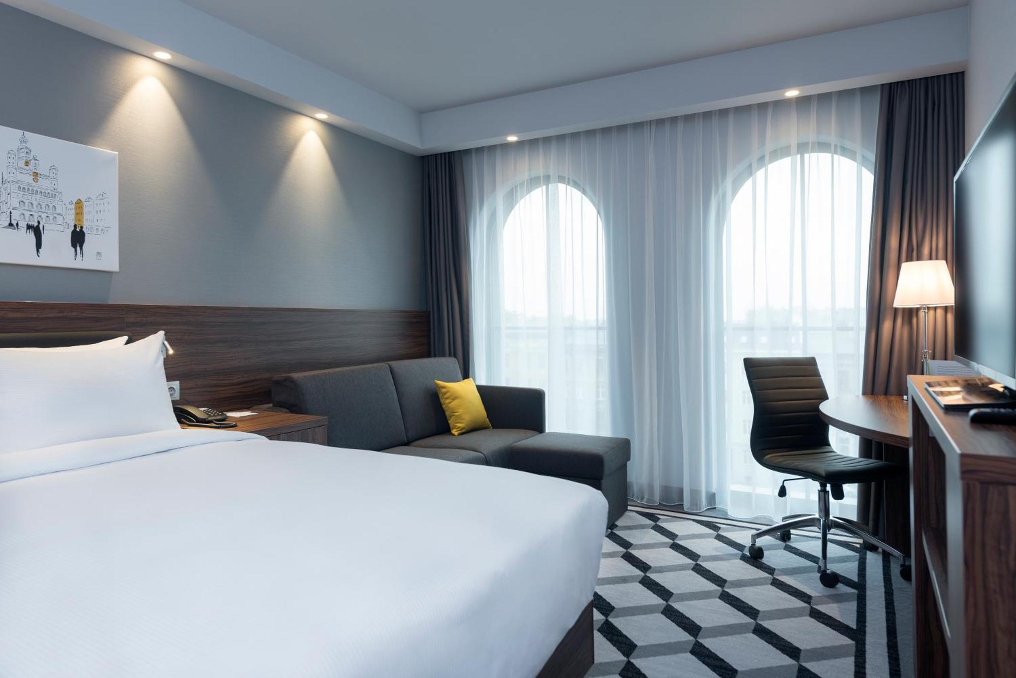 Hotel Hampton By Hilton Poznan Old Town Exterior foto
