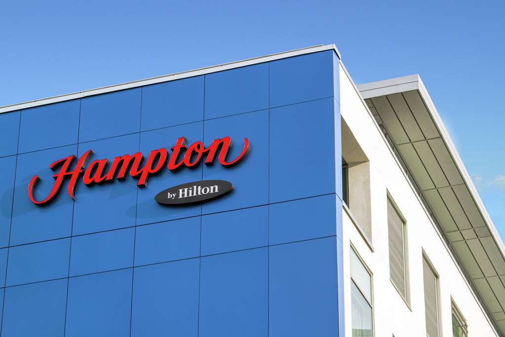 Hotel Hampton By Hilton Poznan Old Town Exterior foto